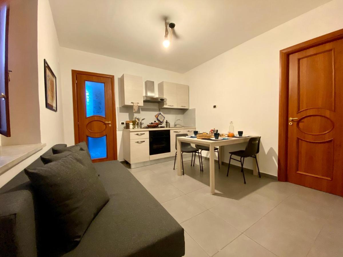 Casa Con Terrazzo In Centro Apartment เนเปิลส์ ภายนอก รูปภาพ