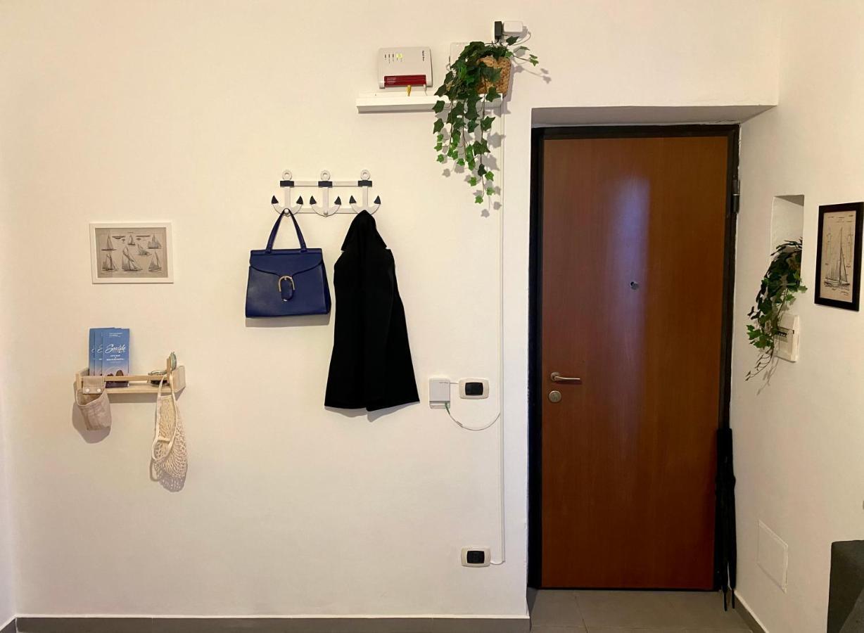 Casa Con Terrazzo In Centro Apartment เนเปิลส์ ภายนอก รูปภาพ