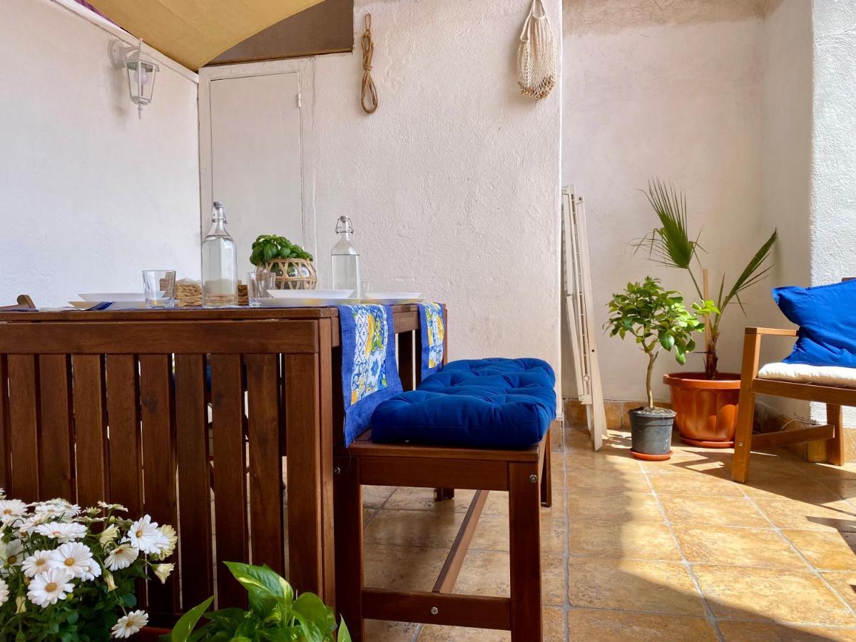 Casa Con Terrazzo In Centro Apartment เนเปิลส์ ภายนอก รูปภาพ